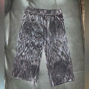 Old Navy Shimmer Pleated Metallic Wide-Leg Cropped Pants - Silver